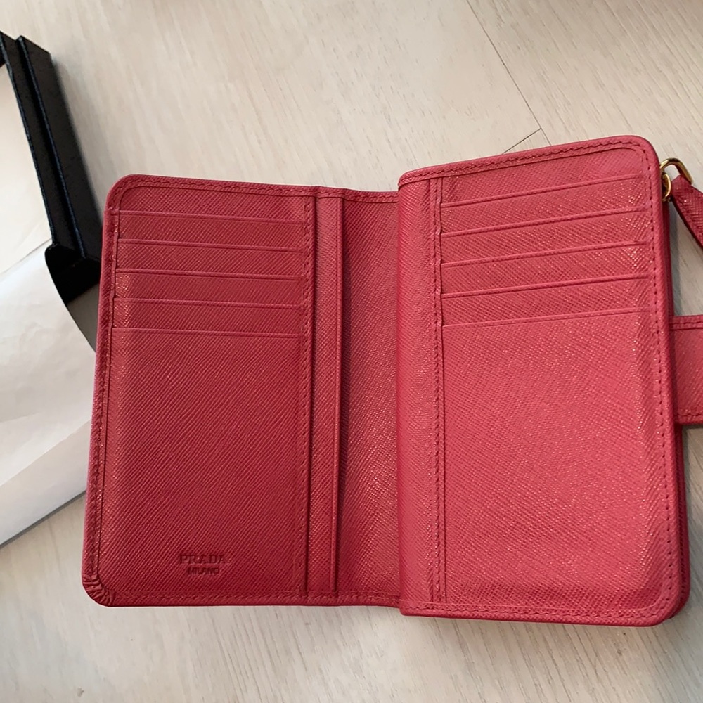 Prada Saffiano Leather wallet - Picture 5 of 17